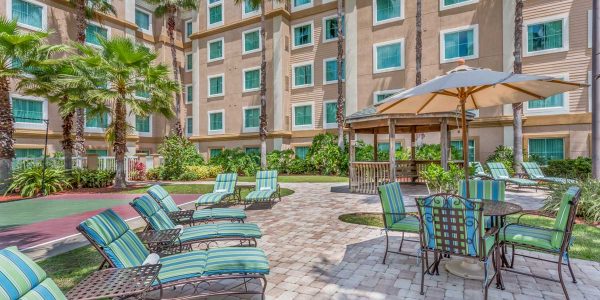 StaySky Suites Courtyard-Gallery-Land