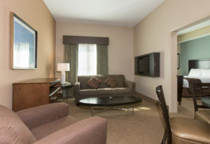 Hawthorn Suites Lake Buena Vista - Renovated Living Room
