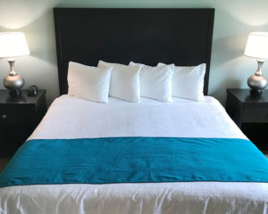 Hawthorn Suites Lake Buena Vista - king bed
